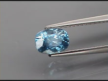 Laden und Abspielen von Videos im Galerie-Viewer, E114 Zirkon blau 1,52 ct.
