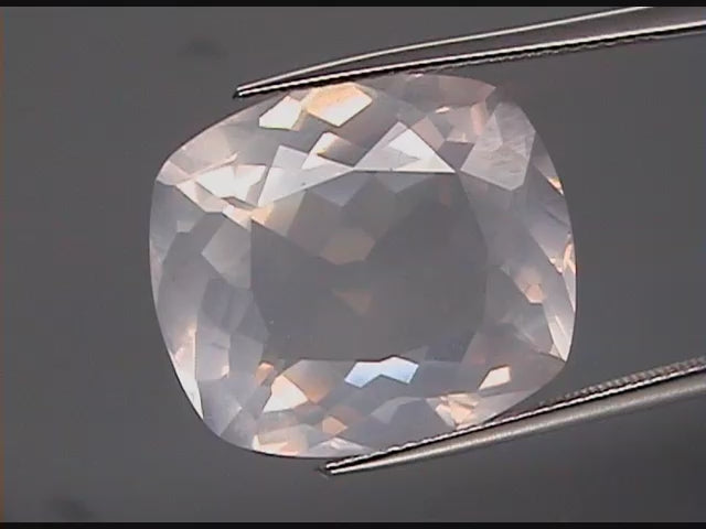 E1154 Rosenquarz Top 21,60ct.