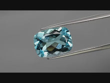 Laden und Abspielen von Videos im Galerie-Viewer, E421 Topas bleu 8,66ct.
