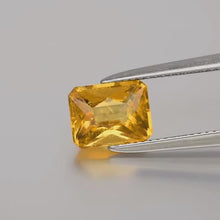 Charger et lire la vidéo dans la visionneuse de la Galerie, E1026 Grossular gelb 3,34ct.
