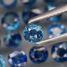 Lade das Bild in den Galerie-Viewer, E1032 Safir blau Lot 1,10ct.
