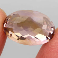 Lade das Bild in den Galerie-Viewer, E681 Ametrin 19,72ct.
