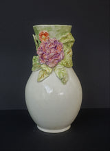 Lade das Bild in den Galerie-Viewer, K140 Keramik Vase

