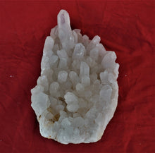 Lade das Bild in den Galerie-Viewer, M207 Bergkristall groß 5,0kg.
