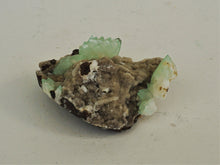 Lade das Bild in den Galerie-Viewer, M752 grüner Apophylit

